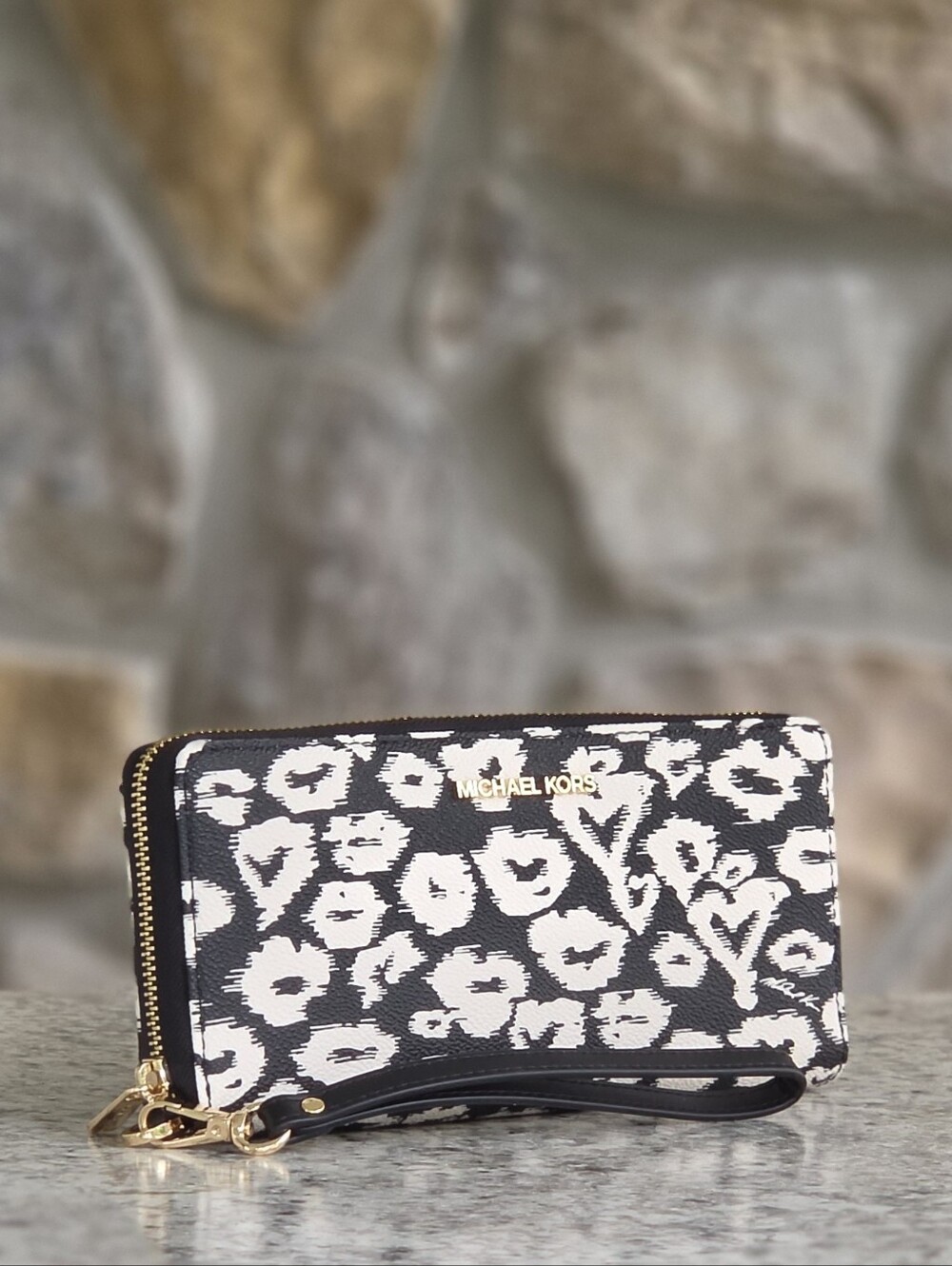 Michael Kors Jet Set Continental Black Wristlet Wallet